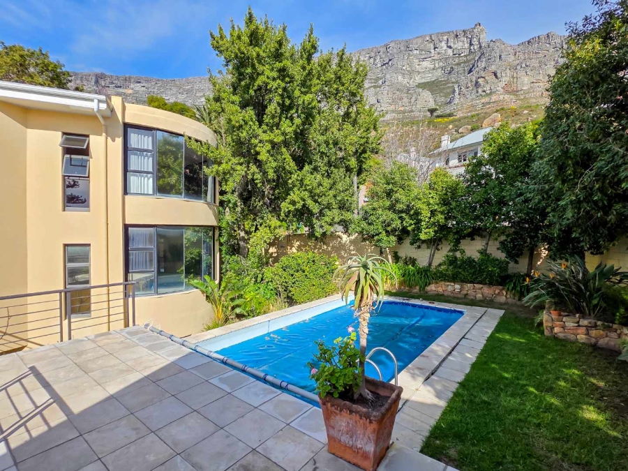 To Let 4 Bedroom Property for Rent in Oranjezicht Western Cape